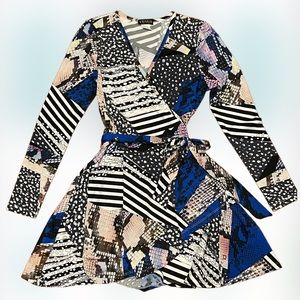 NWOT. VENUS long sleeved dress. Women’s Extra Small.